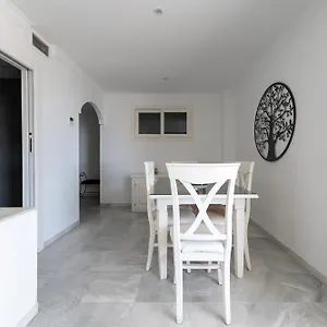 https://apt-100-vista-al-mar-y-piscina.1costadelsol.com